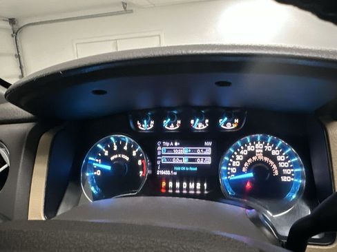 Used 2013 Ford F150 XLT w/ Mid Equipment Group AWD/4WD image 31