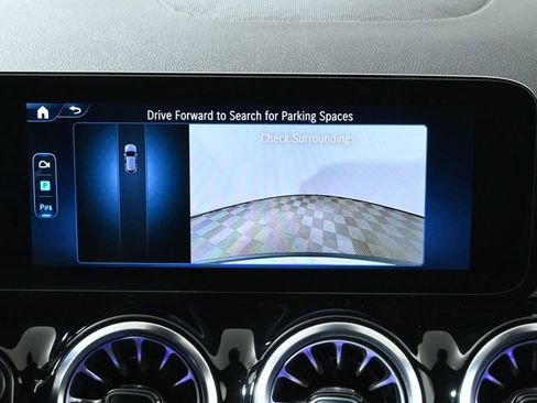 Used 2025 Mercedes-Benz GLA 250 4MATIC image 23