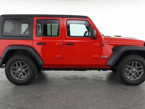 Used 2025 Jeep Wrangler Sport S image 11