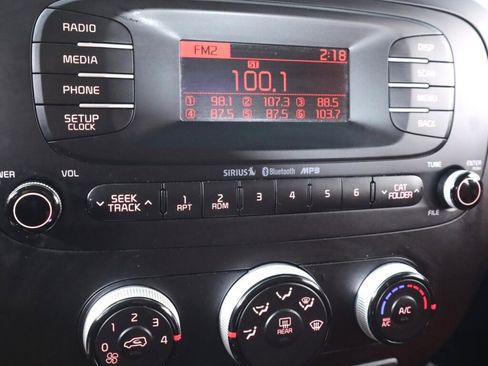 Used 2016 Kia Soul image 17