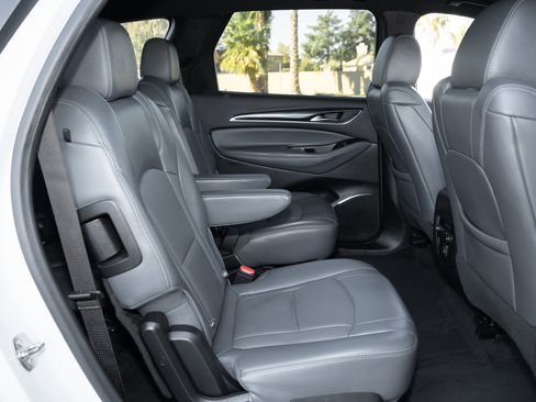 Used 2023 Buick Enclave Essence image 39