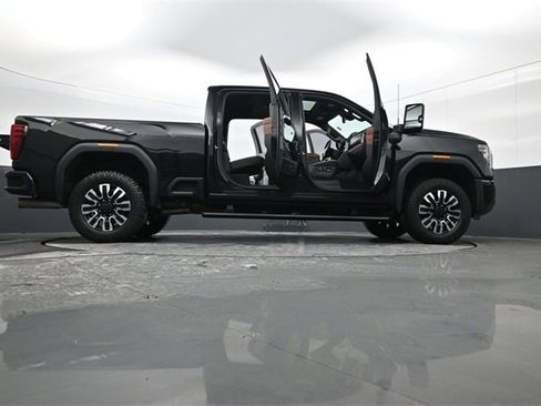 Certified 2025 GMC Sierra 2500 Denali Ultimate image 33