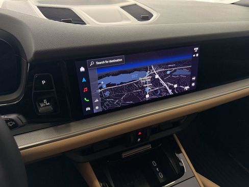 New 2026 Porsche Cayenne image 23