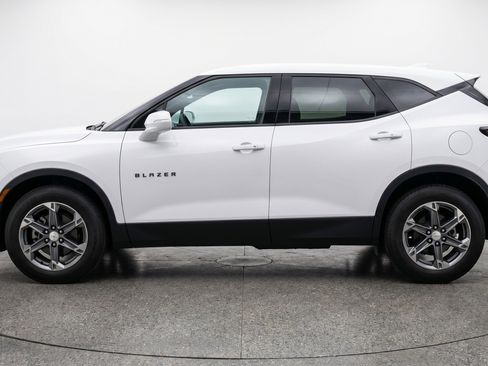 Used 2025 Chevrolet Blazer LT FWD image 5