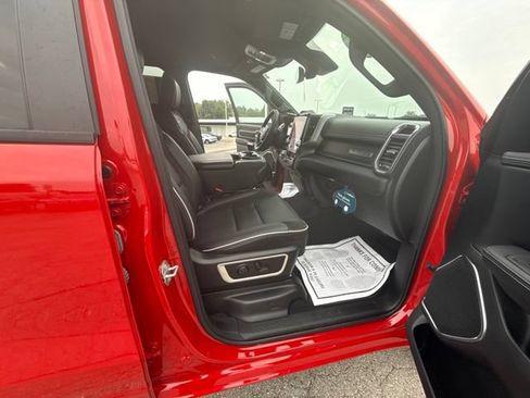 Used 2025 RAM 1500 Laramie AWD/4WD image 34