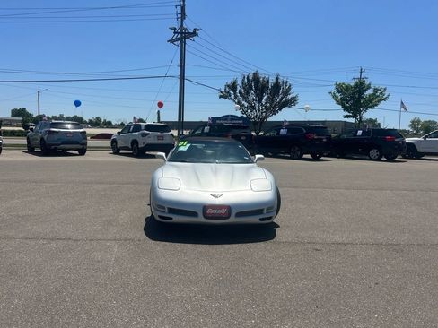 Used 2001 Chevrolet Corvette Convertible w/ Preferred Equipment Group2 RWD image 35