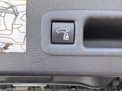 Used 2021 Toyota Sienna XSE image 17