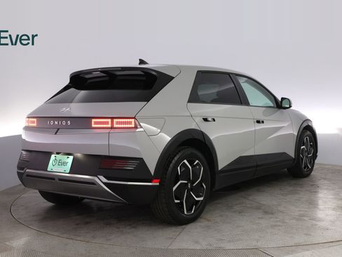 Used 2024 Hyundai Ioniq 5 SEL image 3