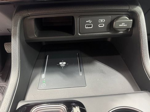 Used 2025 Honda Pilot TrailSport image 15