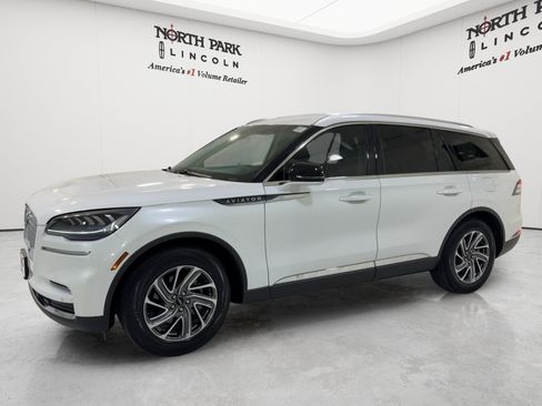Used 2024 Lincoln Aviator 2WD image 6