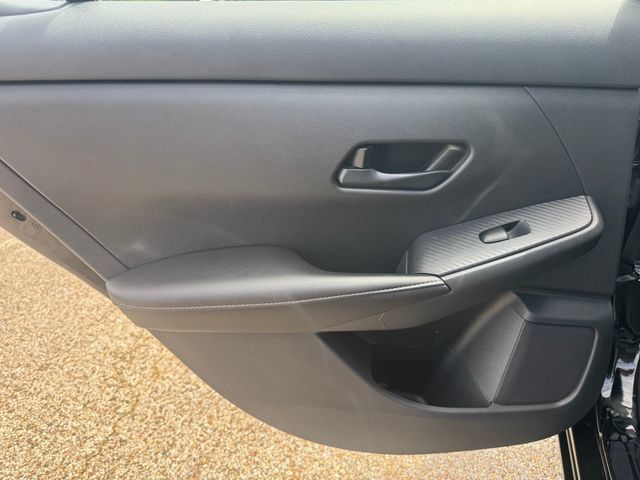 Used 2025 Nissan Sentra SV FWD image 28