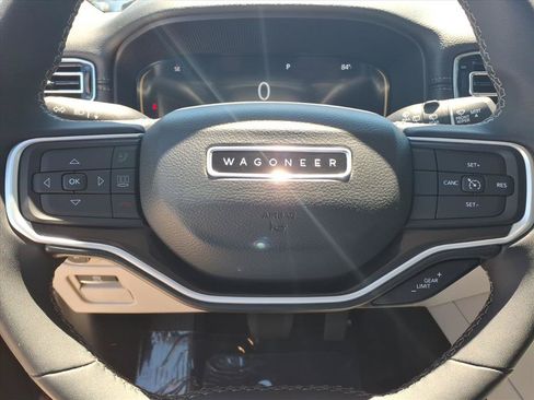 Used 2022 Jeep Wagoneer Series I AWD/4WD image 13