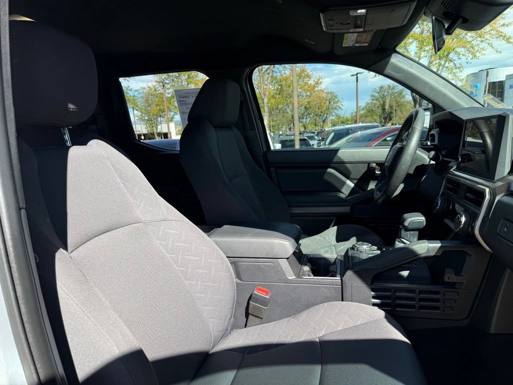 Used 2024 Toyota Tacoma SR5 AWD/4WD image 16