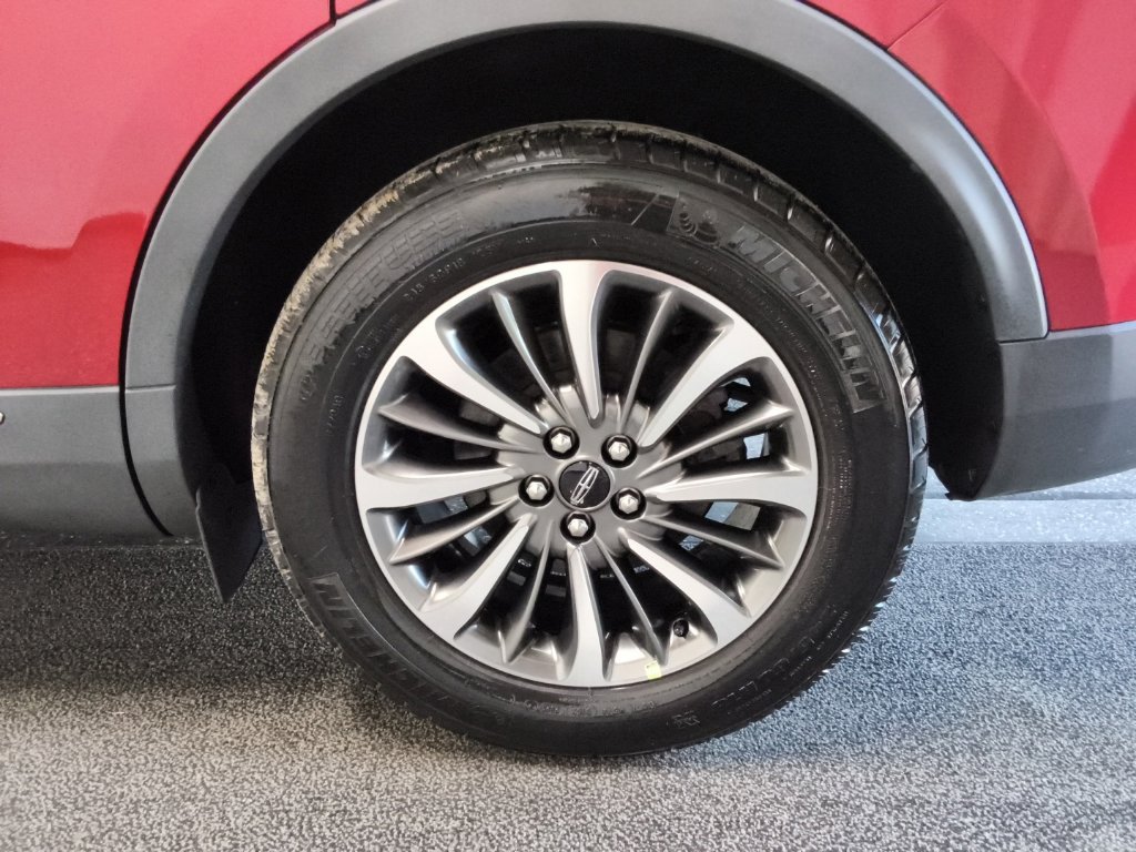 Used 2020 Lincoln Nautilus FWD w/ Equipment Group 101A image 9