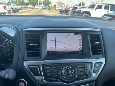 Used 2018 Nissan Pathfinder SL w/ SL Premium Package AWD/4WD image 9