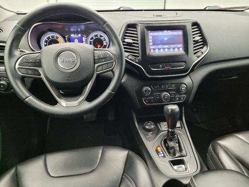 Used 2019 Jeep Cherokee Latitude Plus image 22