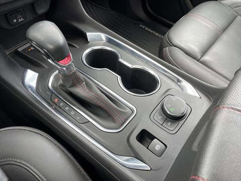 Used 2023 Chevrolet Traverse RS image 30