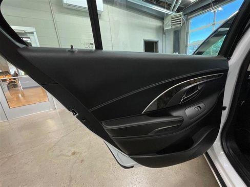 Used 2016 Buick LaCrosse FWD image 19