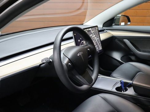 Used 2023 Tesla Model 3 Standard Range image 35