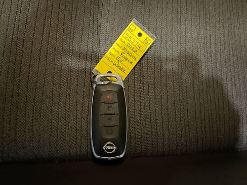 Used 2023 Nissan Rogue SV image 26