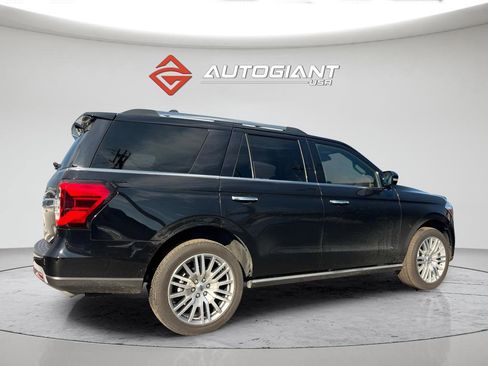 Used 2023 Ford Expedition Limited image 6