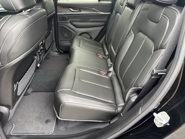 New 2027 Jeep Grand Cherokee Limited AWD/4WD image 19