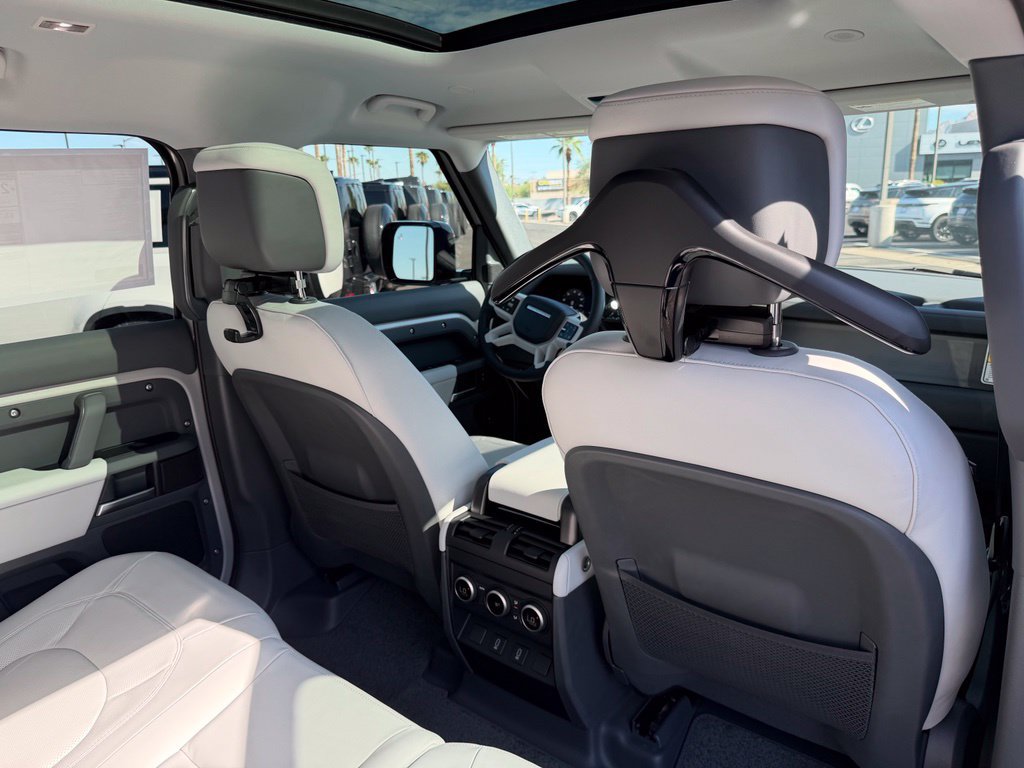 New 2026 Land Rover Defender 110 S AWD/4WD image 9