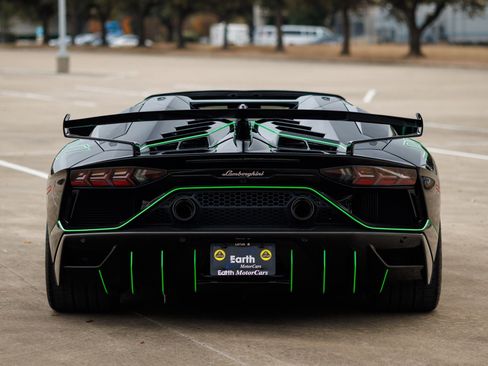 Used 2021 Lamborghini Aventador SVJ image 43
