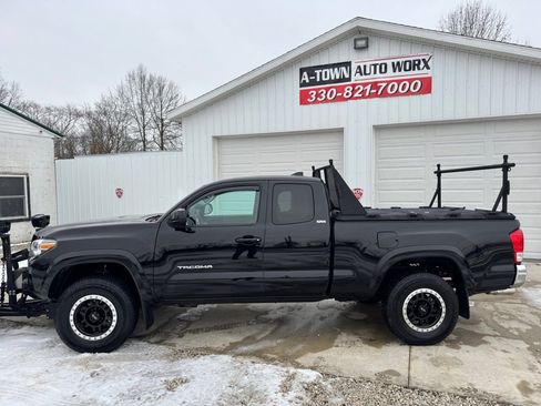 Used 2016 Toyota Tacoma 4x4 Access Cab image 3