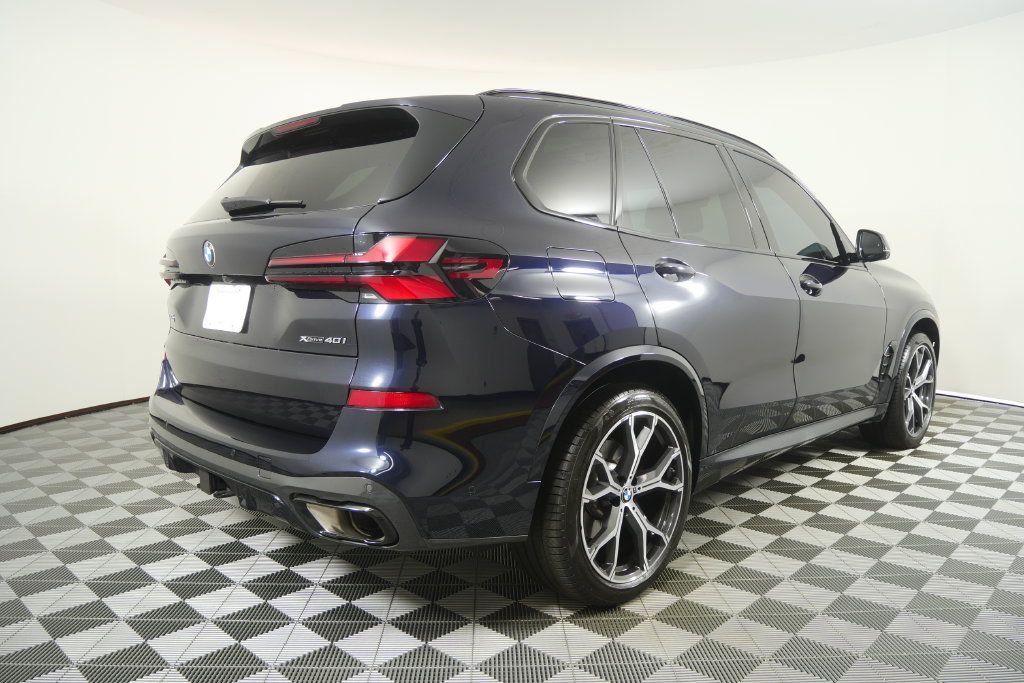 Used 2025 BMW X5 xDrive40i w/ M Sport Package AWD/4WD image 4