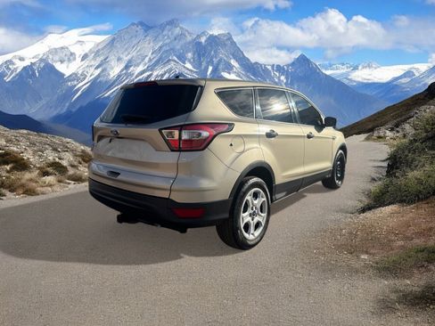 Used 2018 Ford Escape S image 5