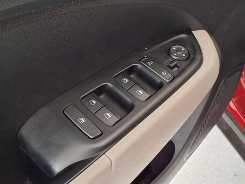 Used 2025 Hyundai Venue SEL FWD image 6