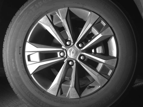 Used 2025 Chevrolet Equinox LT FWD image 13