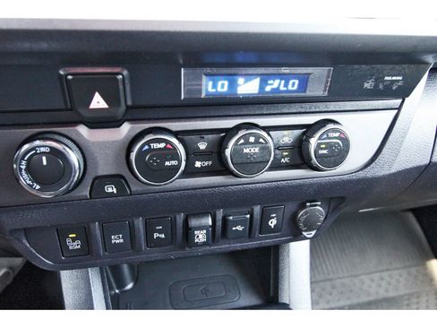 Used 2021 Toyota Tacoma TRD Off-Road w/ Technology Package AWD/4WD image 27