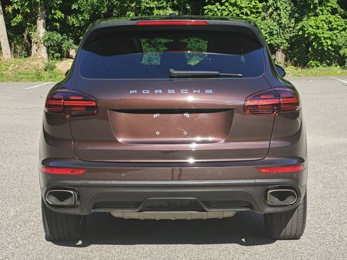 Used 2016 Porsche Cayenne AWD/4WD image 4
