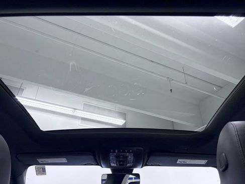 Used 2022 Mercedes-Benz CLA 250 4MATIC image 23