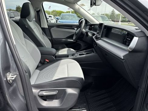 New 2026 Volkswagen Tiguan SE AWD/4WD image 28