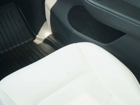 Used 2025 Tesla Model Y Long Range RWD image 25