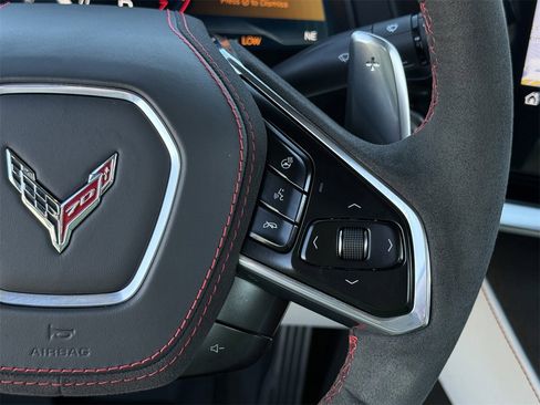 Certified 2023 Chevrolet Corvette Stingray Premium Conv w/ Z51 Performance Package image 18