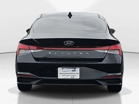 Used 2022 Hyundai Elantra SEL w/ Convenience Package FWD image 5