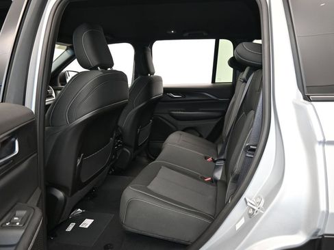 Used 2024 Jeep Grand Cherokee Laredo w/ Trailer Tow Package image 23