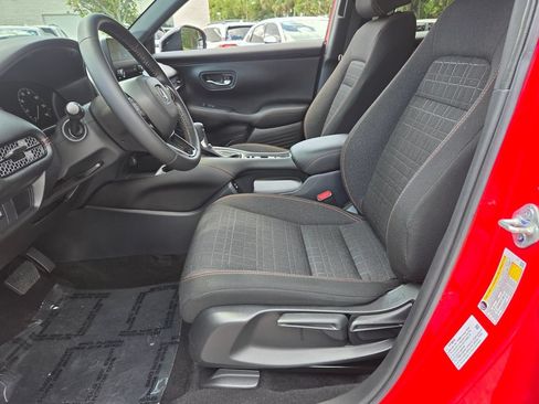 Certified 2025 Honda HR-V Sport image 9