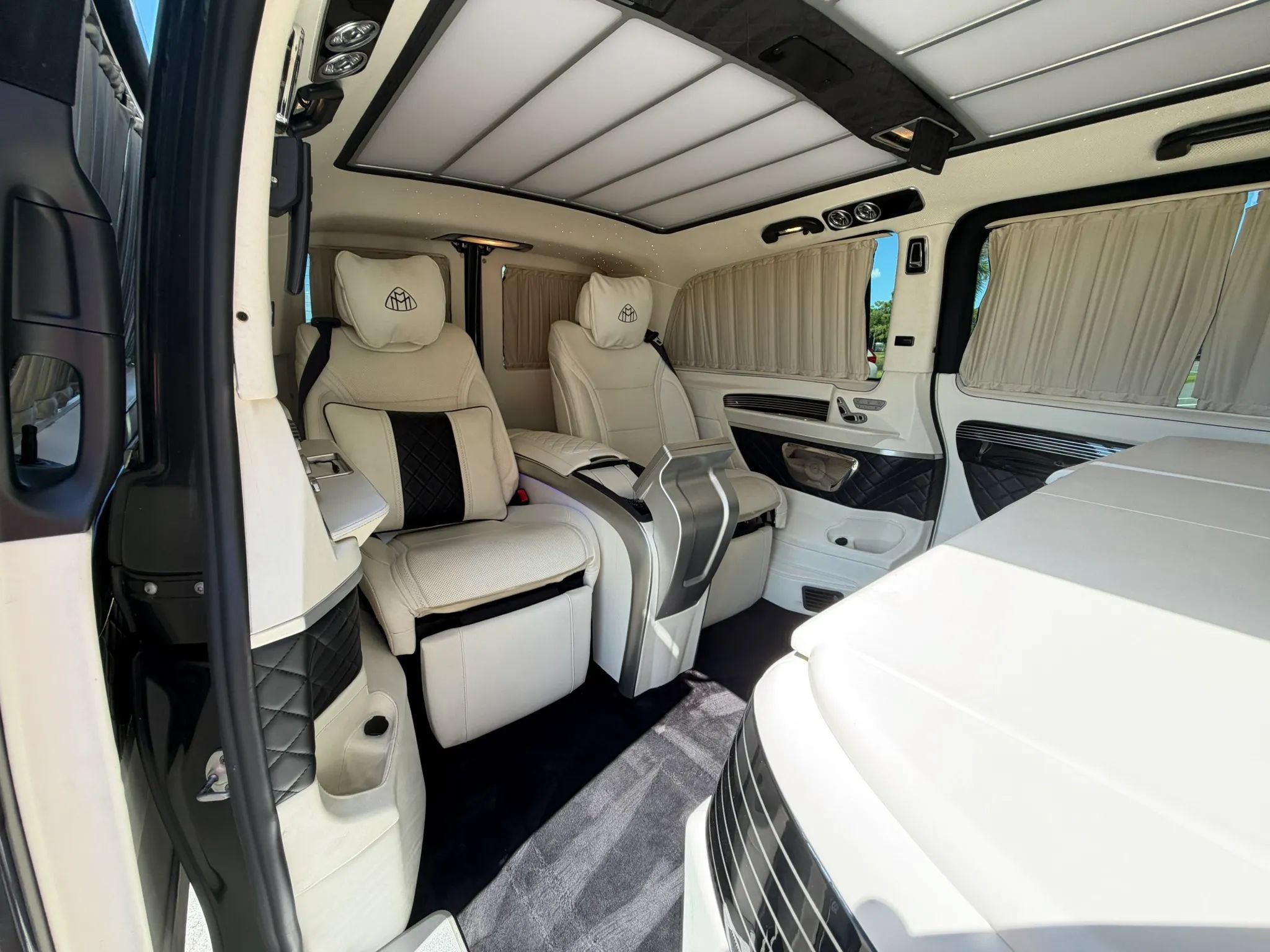 Used 2021 Mercedes-Benz Metris Passenger w/ Premium Safety Package image 39