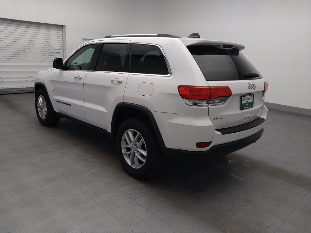 Used 2018 Jeep Grand Cherokee Laredo AWD/4WD image 3