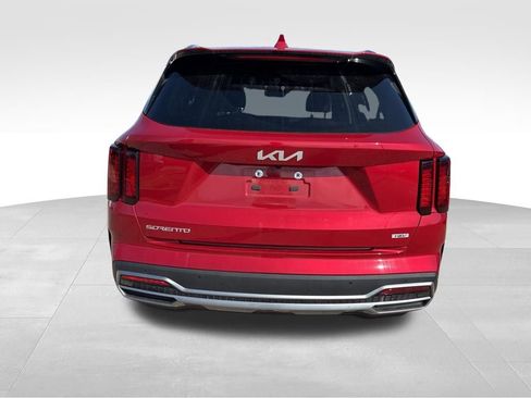 Used 2023 Kia Sorento EX image 4