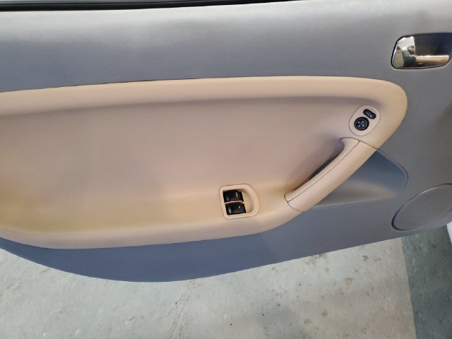 Used 2006 Pontiac Solstice Convertible w/ Premium Package RWD image 10