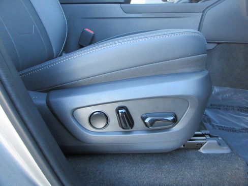 Used 2026 Lexus GX 550 550 Luxury+ w/ Cold Area Package image 32