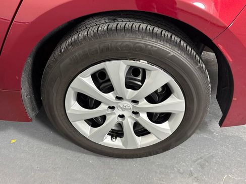 Certified 2025 Toyota Corolla LE image 30