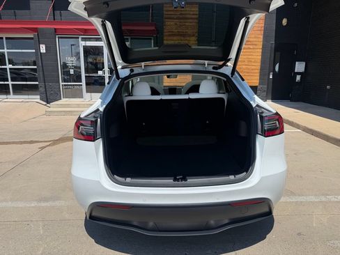 Used 2022 Tesla Model Y Performance AWD/4WD image 24