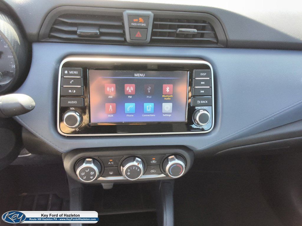 Used 2025 Nissan Versa SV FWD image 34